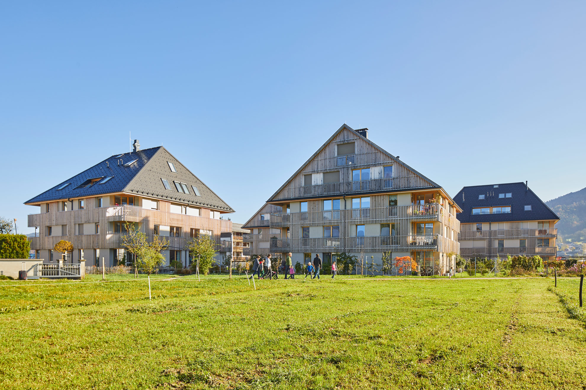 MITEINANDER-FÜREINANDER